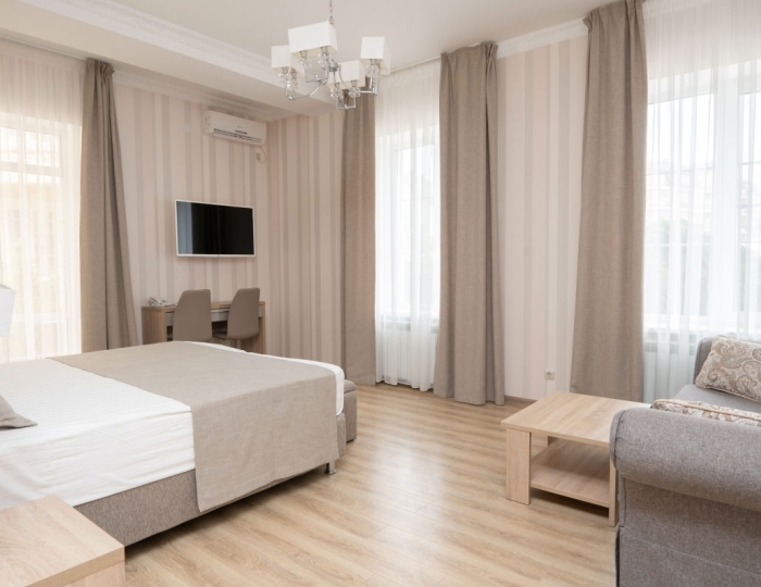 Стандарт Плюс Стандарт Плюс 2-местный - Отель «Дивный Мир Усадьба Шато» Анапа