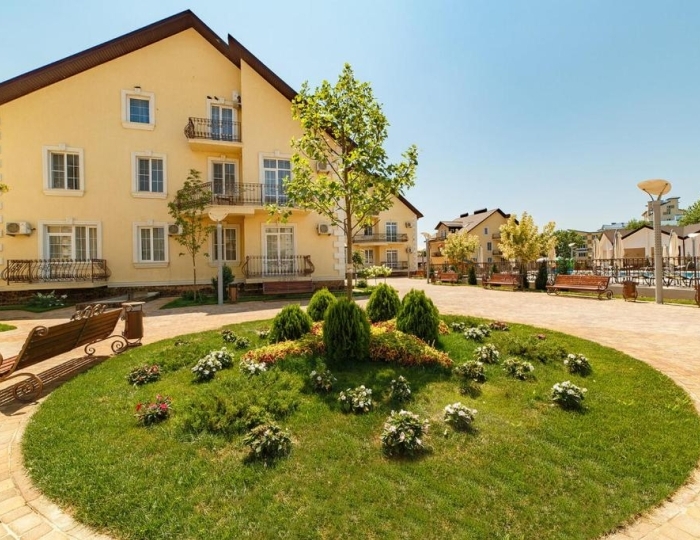 Отель «Дивный Мир Усадьба Шато» Анапа